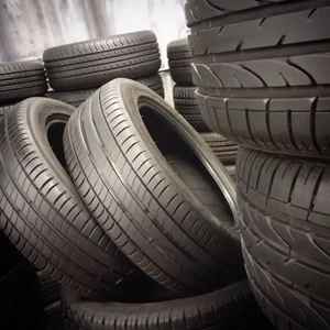 ยางล้อรถโดยสาร225/60R18มือสองสำหรับทุกฤดูกาลจากสหรัฐอเมริกาผู้จัดจำหน่ายยางและล้อรถยนต์มือสอง - Product Image 1