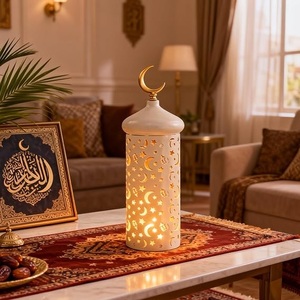 Elegante Lámpara de Ramadán de Metal Blanco con Diseño de Luna Creciente, Luz LED Suave para Decoración Festiva de Mesa del Hogar - Product Image 2