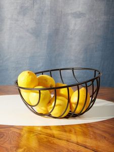 Paniers de rangement pour fruits en fer ronds élégants avec bases en métal robustes Appel de comptoir chic pour un stockage stable - Product Image 3