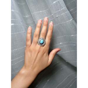 Bague Tillie John Golden Hill en turquoise et platine 14 carats, taille 8.75, sertissage clos, plaqué rhodium, pierre taillée pour usage quotidien - Product Image 5