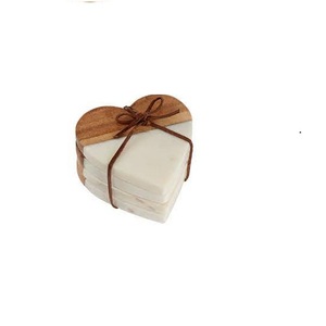 Vente chaude Sous-verres de style classique Nouveau bois et marbre en forme de coeur en gros directement exportés d'Inde - Product Image 1