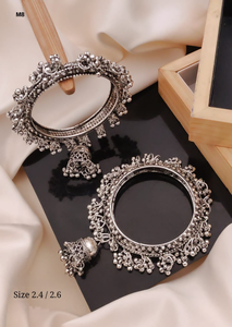 เครื่องประดับสไตล์อินโด-ตะวันตกแบบดั้งเดิมสำหรับผู้หญิงกำไลข้อมือทองเหลืองเคลือบสีเงินคาดาสำหรับเทศกาลปาร์ตี้สวมใส่ทุกวัน - Product Image 4