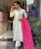 Beyaz Sarı Son Moda Vintage Pamuklu Yerlere Kadar Uzun Hızlı Kuruyan Anarkali Salwar Kameez Takım Elbise Bayanlar 3 Parça Parti Hint Pakistan
