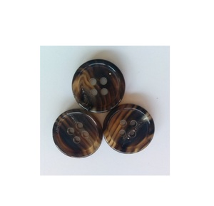 Bouton en corne de vache 100% véritable, 100% meilleure qualité, prix bas, bouton en corne pour costume, avec trou, meilleur fabricant, grossiste, exportateur - Product Image 2