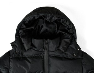 Blouson d'hiver matelassé personnalisé pour homme, coupe ajustée, coupe-vent décontracté en toile, avec emballage personnalisé et impression sur le devant - Product Image 5