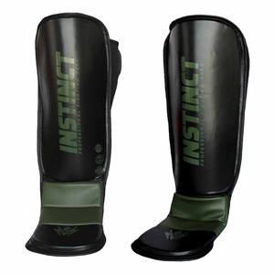 Protèges-tibias d'entraînement en cuir durable personnalisés, protège-tibias de kickboxing professionnels pour hommes, protège-tibias de Muay Thai pas chers - Product Image 1