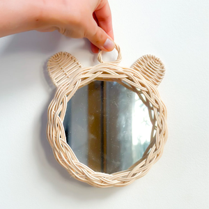 Espejo Decorativo de Ratán con Forma de Oso, Decoración de Pared Infantil Tejida a Mano con Ratán Natural - Product Image 1