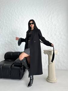 Manteau trench noir élégant à manches longues, col à revers, ceinture, longueur midi, coupe-vent, pour l'automne - Product Image 3