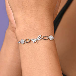Pulsera CLARA de Plata Pura 925 con Dije de Libélula, Bañada en Rodio con Zirconia, Ideal para Ocasiones Religiosas, Fiestas o Regalos - Product Image 5