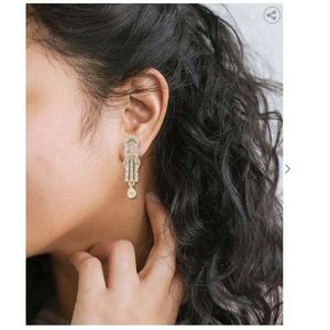 Collier demi-lune élégant et stylé pour les soirées - Product Image 5