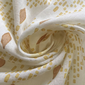 Tela de Algodón Estampada a Mano con Diseño Tradicional Indio Inspirado en el Ikat, Estampado de Diamantes con Puntos en Mostaza y Marrón - Product Image 4