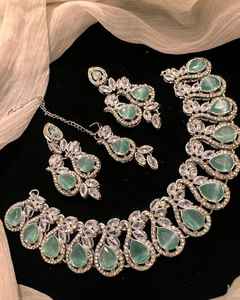 Collar de mariposa mate, collar con colgante de arena para uñas de lujo a la moda, pendientes de tuerca, anillo de circón, conjuntos de joyería de regalo - Product Image 6