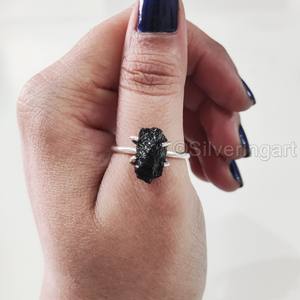 Joyería de piedra en bruto Anillo de mujer Piedra preciosa de turmalina negra natural Anillo bohemio de piedra natal de Octubre Anillo de plata esterlina 925 - Product Image 3