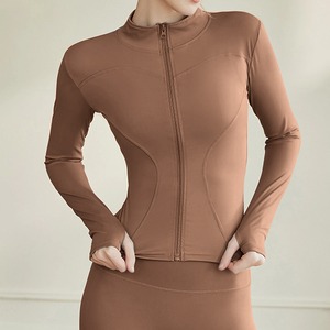 Haut de yoga respirant personnalisé en spandex/nylon, taille plus, vestes de fitness pour femmes, vêtements de sport confortables pour l'entraînement - Product Image 1