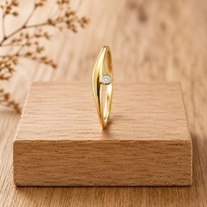 Bague minimaliste incurvée en or massif 14K avec diamant de laboratoire taille ronde 0,02 carat E-F VS, sertie à griffes, pour usage quotidien, cadeau - Product Image 6