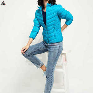 Nouvelle veste d'hiver pour femmes en peau de mouton, rembourrée, en coton, en toile tricotée, légère, respirante, avec col à capuche, personnalisable - Product Image 4