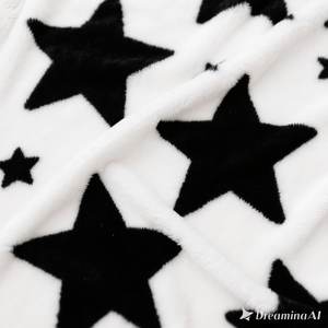 Manta de lana suave blanca Cozy Printed Black Star Throw Tamaño único - Product Image 4