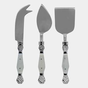 Épandeur de fromage plaqué argent Trancheuse à beurre polie Manche rond en bois d'acacia Vaisselle en acier inoxydable royal - Product Image 3