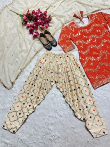 Moderne Lourd Faux Georgette Tissu Ethnique Designer Sharara Costume Dhoti Costume Haute Qualité Bollywood Lehenga Choli pour les Fêtes Bas - Product Image 3