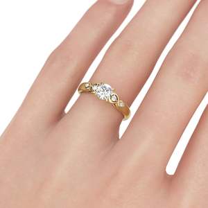 แหวนหมั้นทรงกลมแบบอินฟินิตี้ เจลูเลีย โรเดียมและทองคำชุบเงินสเตอร์ลิง - Product Image 4