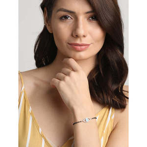 กำไลข้อมือเงินแท้ประดับจี้รูปดวงตาปีศาจและมังกัลสุตร - Product Image 3