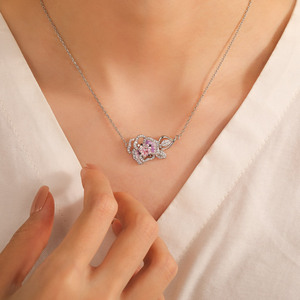 Collier Jeulia Midsummer Night Pansy Love Flower - Chaîne en acier inoxydable plaqué or avec diamant et perle - Product Image 6