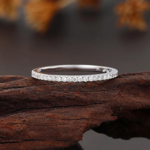 Anillo Minimalista de Eternidad, Geométrico, Romántico, con Diamante Blanco Certificado por IGI, Engaste de Puntas - Product Image 2