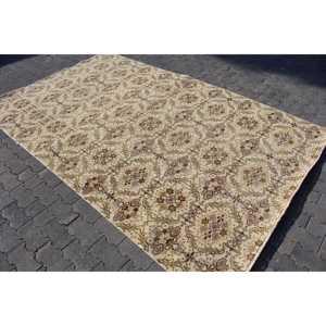 Vintage Large Rug 5.6x9.1 ft (171x278 cm), Turkish <b>Brown</b> Polka dot <b>Wool</b> Rug - Product Image 2