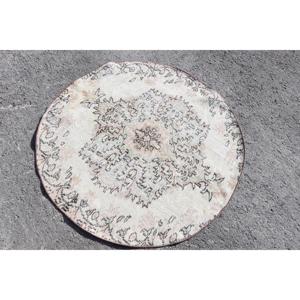 พรมปูพื้นสไตล์วินเทจลายตะวันออกสีขาวแบบตุรกี ขนาด 3.9x3.9 ฟุต ทำจากขนสัตว์แบบแพทช์เวิร์ค พร้อมแผ่นรองหลังทำจากยางพารา เป็นมิตรต่อสิ่งแวดล้อม เหมาะสำหรับตกแต่งบ้าน - Product Image 4