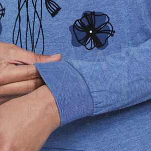 Sudaderas Elegantes y Transpirables para Mujer, Ecológicas, Personalizables con Bordados y Parches, con Color y Tela a Medida - Product Image 4