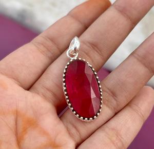 Colgante de Plata de Ley 925 con piedras preciosas de cristal de Rubí, colgante de forma ovalada facetada de diseño único para mujer - Product Image 4