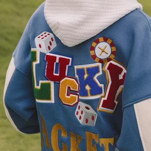 Chaqueta Universitaria Premium con Diseño Personalizado en Chenilla, Bordado Elegante, Estilo Bomber de Béisbol - Product Image 3