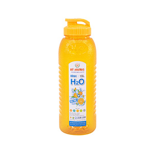 Bouteille d'eau carrée en plastique sans BPA de 1,5 L avec couvercle rabattable et bouchon à vis, corps côtelé, pour l'école, le bureau, le sport, la gym, la famille, vente en gros - Product Image 3
