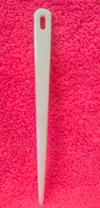 Aguja de hueso duradera para costuras de larga duración de Crescent Crafts - Product Image 6