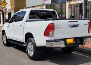 Toyota Hilux 2.7L Doble Cabina 2022 Usada Certificada - Product Image 2