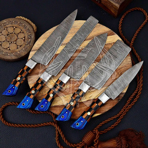 Ensemble de couteaux de chef en acier Damas faits à la main sur mesure OEM, magnifique manche en bois avec étui en cuir |   Couteaux professionnels - Product Image 5