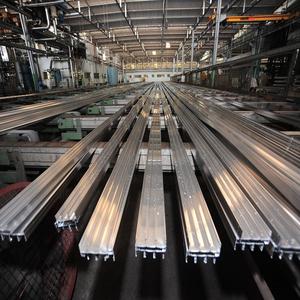 Profilé d'extrusion en aluminium pour fenêtres et portes, série 6000, en alliage d'aluminium 6063, avec revêtement en poudre et service de pliage, personnalisable - Product Image 4