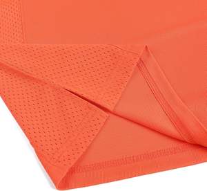 Tenues de football personnalisées pour hommes en gros, kits d'impression de logo personnalisés, légers, à séchage rapide et respirants - Product Image 4