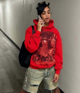 เสื้อฮู้ดดี้พิมพ์ลาย OMMiZ คุณภาพสูง แขนยาว สีแดง ปักลาย กางเกงขาสั้น ชุดวอร์มลายแมงมุม 1.1 - Product Image 1