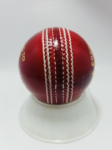 Ballon de cricket spécial en cuir rouge pour joueurs professionnels - Product Image 4