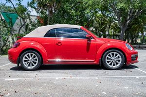 Volkswagen Beetle Convertible SEs 2019 Usado en Excelentes Condiciones - Product Image 5