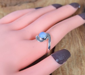 Opalite laiteuse 925 bijoux en argent Sterling pierres précieuses élégant Simple anneau forme ronde anneau octobre mois pierre de naissance cadeau pour elle - Product Image 2