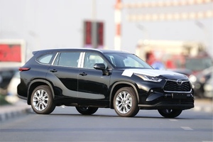 Nuovissimo SUV Toyota Highlander Limited 2025, 299 CV, 5 posti, 4 cilindri, cambio automatico, 2999cc, ibrido, specifiche GCC, guida a sinistra - Product Image 3