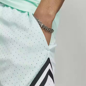 กางเกงขาสั้นตาข่ายสำหรับผู้ชายกางเกงขาสั้นเล่นยิมทำจากโพลีเอสเตอร์ออกแบบได้ตามต้องการ - Product Image 2