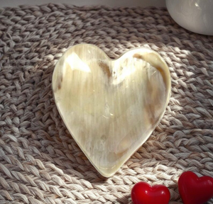 Auténtico Tazón de Servir Redondo de Cuerno de Buey Estilo Animal, Ecológico y Hecho a Mano, Seguro para Alimentos, CRESCENT CRAFTS - Product Image 4