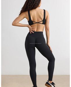 Ensemble de yoga sportif pour femmes personnalisé soutien-gorge skinny respirant coupe ajustée legging court couleur unie conception sans couture léger écologique - Product Image 6