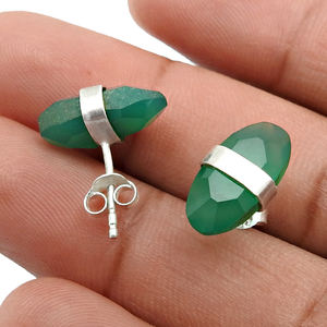 อัญมณีโอนิกซ์สีเขียวธรรมชาติ925เงินสเตอร์ลิงต่างหูรูปวงรีสำหรับเครื่องประดับทำด้วยมือของเธอผู้ส่งออกอินเดีย - Product Image 3