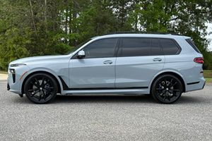 BMW X7 XDRIVE40I SUV ปี 2024 สภาพดีเยี่ยม เบาะหนัง เกียร์อัตโนมัติ มาตรฐานไอเสียยูโร 6 พร้อมส่ง - Product Image 2