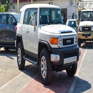 Prêt à être expédié - Toyota FJ Cruiser 2023 4.0L avec système JBL - Titre propre - Occasion - Product Image 1