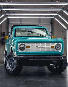 Bronco Clásico Moderno Usado, Listo para Enviar, Origen Estadounidense, Gasolina, Manual, en Venta - Product Image 1